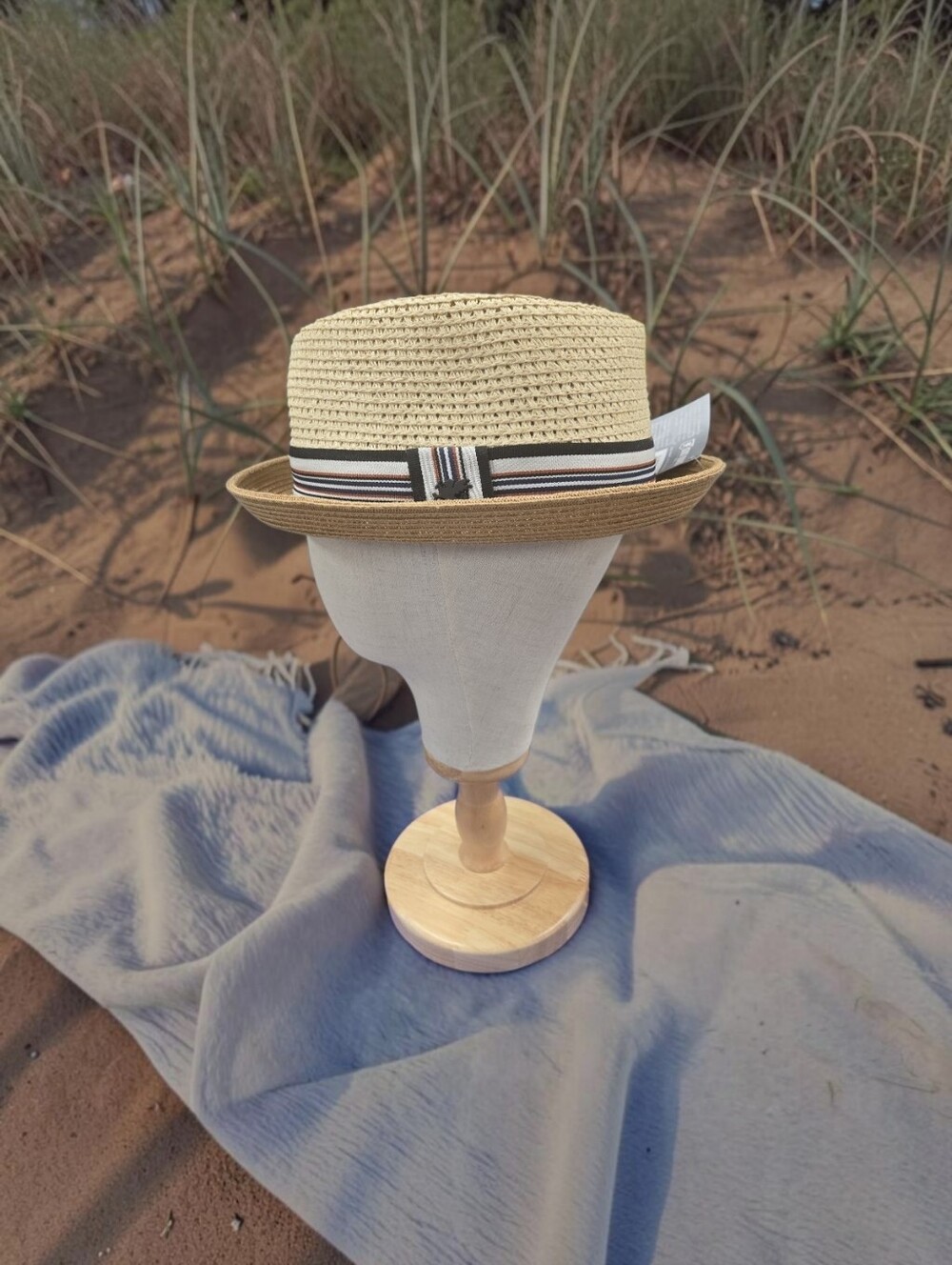 STACY ADAMS PORK PIE STYLE "AMANI"  STRAW HAT WITH MULTI-COLORED STRIPED BAND.